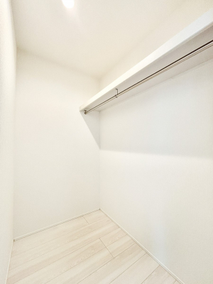 ̑@EH[NCN[[bgtŐԂLpł܂B