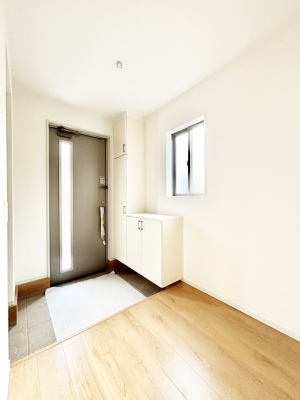 ���ց@�K���X�X���b�g�̓��������փh�A�������Ɍ���͂��Ă���܂�