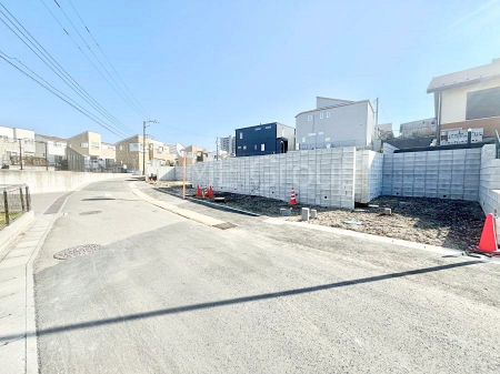 ���n�O�ώʐ^�@�O�ʓ��H�͂�����Ɛ�������Ă��܂�