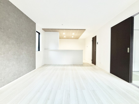 ���r���O�@�Ƒ��c���̎��Ԃ����������Ȃ��났�̃��r���O�_�C�j���O�B