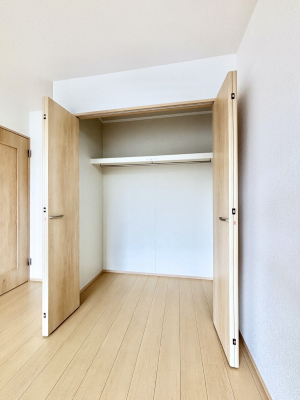 ���[�@�m���̃N���[�[�b�g�B���s��������̂Ō���̈ߗނ�����������܂�܂��B