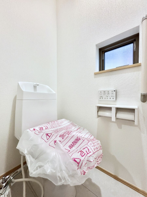 �g�C���@�g�C����1�K��2�K���ꂼ��ɔz�u����Ă��ĂƂĂ��֗��ł��B 