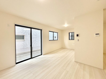 ���r���O�@�Z�ޕ��̌��������o�����A�C���e���A���l����̂��y���݂ȃ��r���O�ł��I 