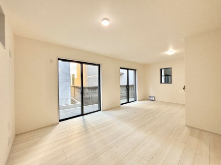 ���r���O�@�Z�ޕ��̌��������o�����A�C���e���A���l����̂��y���݂ȃ��r���O�ł��I 