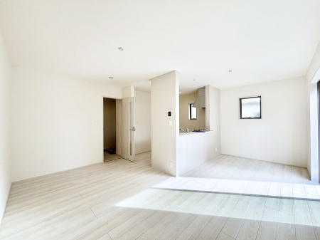 ���r���O�@�Z�ޕ��̌��������o�����A�C���e���A���l����̂��y���݂ȃ��r���O�ł��I 