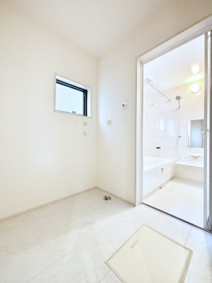 ���̑��@���C���ł��鏬���t���B�����������郉���h���[�X�y�[�X�B