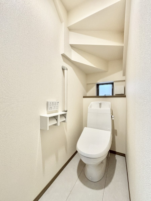 �g�C���@�g�C����1�K��2�K���ꂼ��ɔz�u����Ă��ĂƂĂ��֗��ł��B 