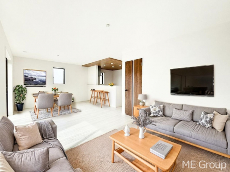 ���r���O�@�������������͋C�̂k�c�j�͉Ƒ��݂�Ȃ̉��K��ԁ��Ƌ��CG�ł�