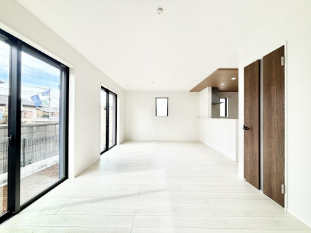 ���̑����ρ@�Ƒ��̏Ί炪���R�Ɛ��܂�Ă���A����ȕ��͋C�̃_�C�j���O�Ɏd�オ���Ă��܂� 