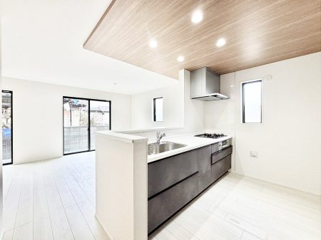 �L�b�`���@���������Ȃ���ł����Ƒ��Ƃ̉�b���y���߂�ΖʃL�b�`��