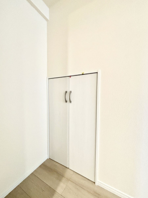 ���̑����ρ@���p�i�̃X�g�b�N�␅�Ȃǂ̔��~�Ɏg����K�i�����[�B