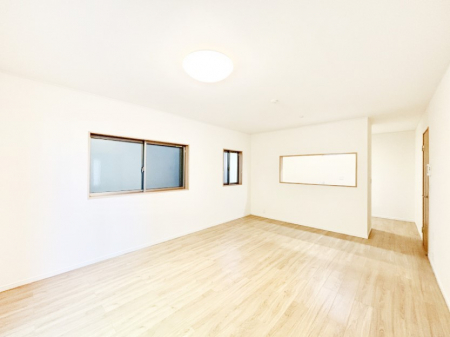 ���r���O�@���₩�ȗz���܂�ɕ�܂��A���S�n�̗ǂ����r���O�ŉƑ��c���I