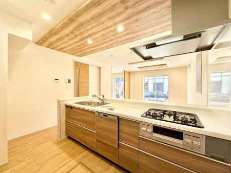 �L�b�`���@���������Ȃ���ł����Ƒ��Ƃ̉�b���y���߂�ΖʃL�b�`���@