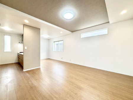 ���r���O�@�������������͋C�̂k�c�j�͉Ƒ��݂�Ȃ̉��K���  