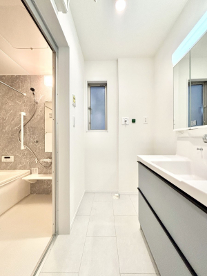 ���̑��@�������̂�����K��Ԃł��B�����̐g�x�x���C�����ǂ����g�������܂��B 