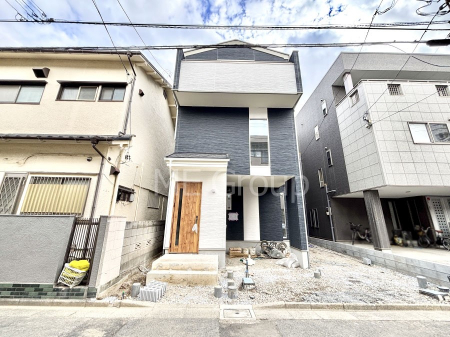 ���n�O�ώʐ^�@�������ꂽ�O�ρA�㎿�ȏZ��Ԃ��L���鎺���͉i�����S���ĉ߂�����Z���ł��B 