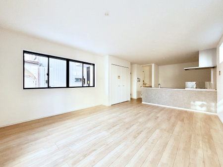 ���r���O�@�i�`�������e�C�X�g�̗D�����_�炩���F�g���̃t���[�����O���f�G�ȃ��r���O�ł��ˁB