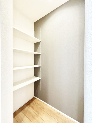 ���̑����ρ@�L�b�`���ɂ̓p���g���[�I�H�ނ̃X�g�b�N�͂������A���p�i�̎��[�Ȃǎg�����͂��낢��I