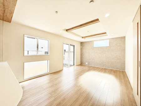 ���r���O�@���邢�z���������A�����̕��͋C�ɖ�������郊�r���O�E�_�C�j���O�B