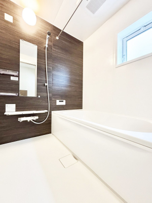 �����@����̔�������Ă���閾�邢�������̂���o�X���[��