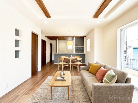 ���r���O�@�������������͋C�̂k�c�j�͉Ƒ��݂�Ȃ̉��K��ԁ��Ƌ��CG�ł�