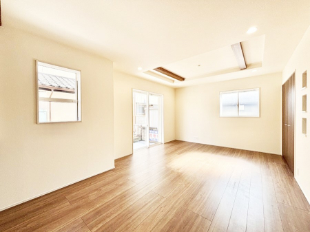 ���r���O�@�傫�ȑ����炽���Ղ�̗z���ƕ����������郊�r���O