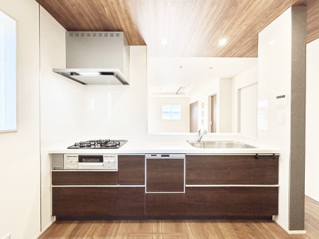 �L�b�`���@�������������I�ɁA�y�����I�V�X�e���L�b�`��