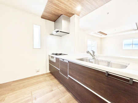 �L�b�`���@���������Ȃ��炲�Ƒ��Ƃ̉�b���y���߂�ΖʃJ�E���^�[�L�b�`��