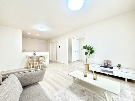 ���r���O�@�Z�ޕ��̌��������o�����A�C���e���A���l����̂��y���݂ȃ��r���O�ł��I 