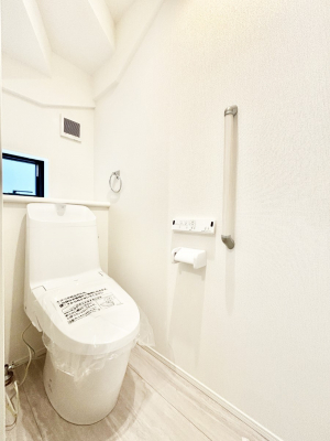 �g�C���@�g�C����1�K��2�K���ꂼ��ɔz�u����Ă��ĂƂĂ��֗��ł��B 