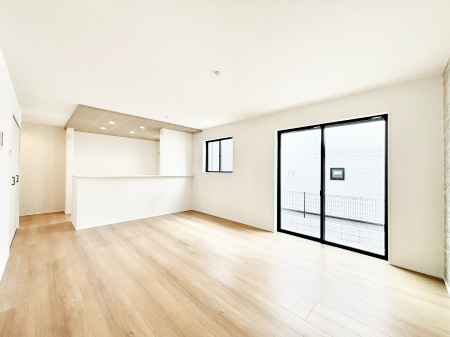 ���r���O�@���邢�z���������A�����̕��͋C�ɖ�������郊�r���O�E�_�C�j���O�B 