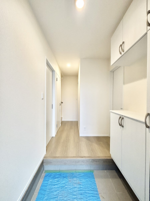 ���ց@���ʔ��͂��Ƒ��̎ʐ^��G�߂̃C���e���A�ŏ���I�Ƃ��ĉ��o�ł��܂�