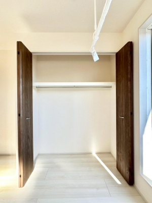 ���[�@�m���̃N���[�[�b�g�B���s��������̂Ō���̈ߗނ�����������܂�܂��B