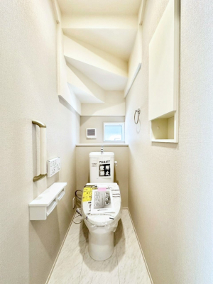 �g�C���@�g�C����1�K��2�K���ꂼ��ɔz�u����Ă��ĂƂĂ��֗��ł��B 