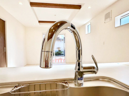 ���̑����ρ@�Z���T�[�Ɏ�������������œf���^�~�����ł���^�b�`���X�����B�򐅊�t���B