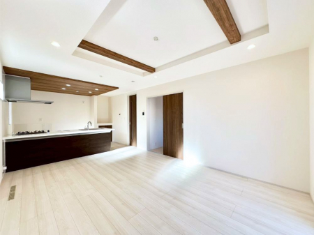 ���r���O�@�ǂ��ɂ��Ă��Ƒ��̂Ȃ������������R�~���j�P�[�V�������r���O�B 