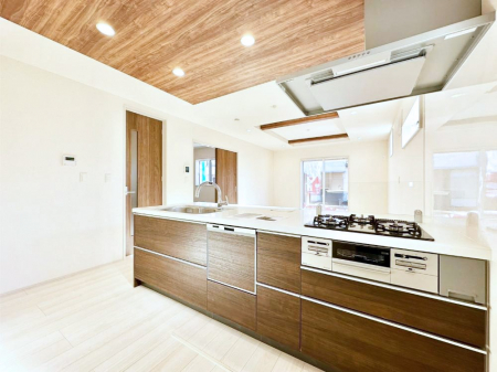 �L�b�`���@�������������I�ɁA�y�����I�V�X�e���L�b�`��  