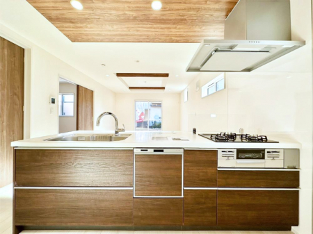 �L�b�`���@���r���O�����n����l�C�̃J�E���^�[�L�b�`���B �Ƒ��������Ȃ���Ǝ������邱�Ƃ��ł��܂��B