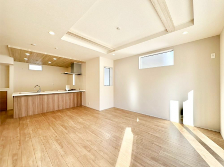 ���r���O�@�i�`�������e�C�X�g�̗D�����_�炩���F�g���̃t���[�����O���f�G�ȃ��r���O�ł��ˁB