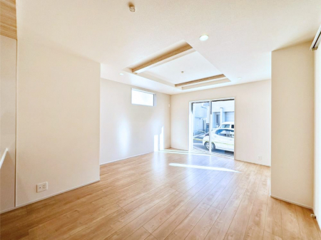 ���̑����ρ@�܂�グ�V��͂͗��̓I�ȉ��s��������̂ŁA�V�䂪�L�������ĊJ���I�ȋ�Ԃ����o�ł��܂��B  