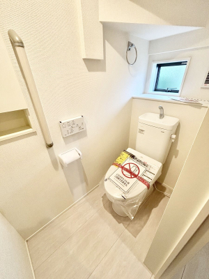 �g�C���@�g�C����1�K��2�K���ꂼ��ɔz�u����Ă��ĂƂĂ��֗��ł��B 