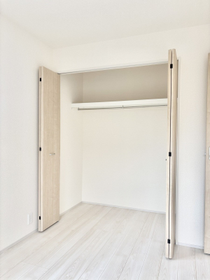 ���[�@�m���̃N���[�[�b�g�B���s��������̂Ō���̈ߗނ�����������܂�܂��B