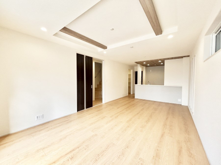 ���r���O�@�i�`�������e�C�X�g�̗D�����_�炩���F�g���̃t���[�����O���f�G�ȃ��r���O�ł��ˁB