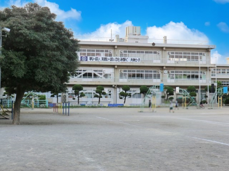 ���ӊ��@���w�Z 560m �������܎s���卻�y���w�Z