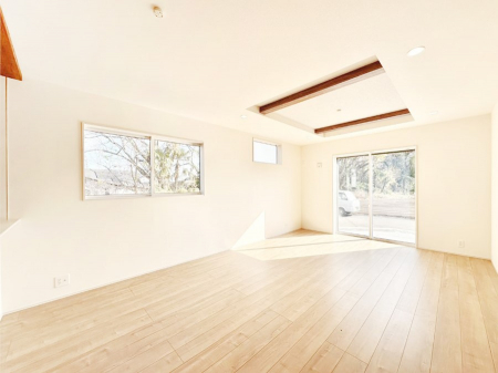 ���r���O�@���邢�z���������A�����̕��͋C�ɖ�������郊�r���O�_�C�j���O