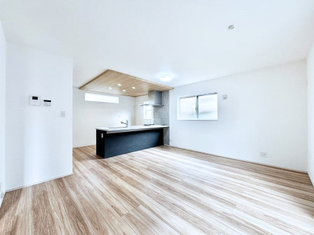 ���r���O�@�i�`�������e�C�X�g�̗D�����_�炩���F�g���̃t���[�����O���f�G�ȃ��r���O�ł��ˁB