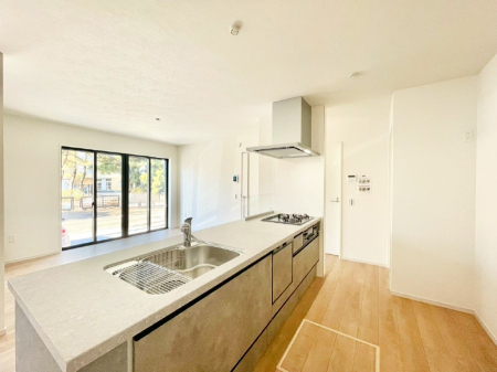 �L�b�`���@�������������I�ɁA�y�����I�V�X�e���L�b�`��  