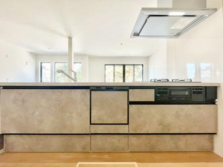 �L�b�`���@���r���O�����n����l�C�̃J�E���^�[�L�b�`���B �Ƒ��������Ȃ���Ǝ������邱�Ƃ��ł��܂��B