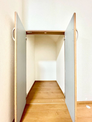 ���̑����ρ@���p�i�̃X�g�b�N�␅�Ȃǂ̔��~�Ɏg����K�i�����[�B