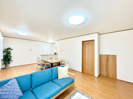 ���r���O�@�Z�ޕ��̌��������o�����A�C���e���A���l����̂��y���݂ȃ��r���O�ł��I 